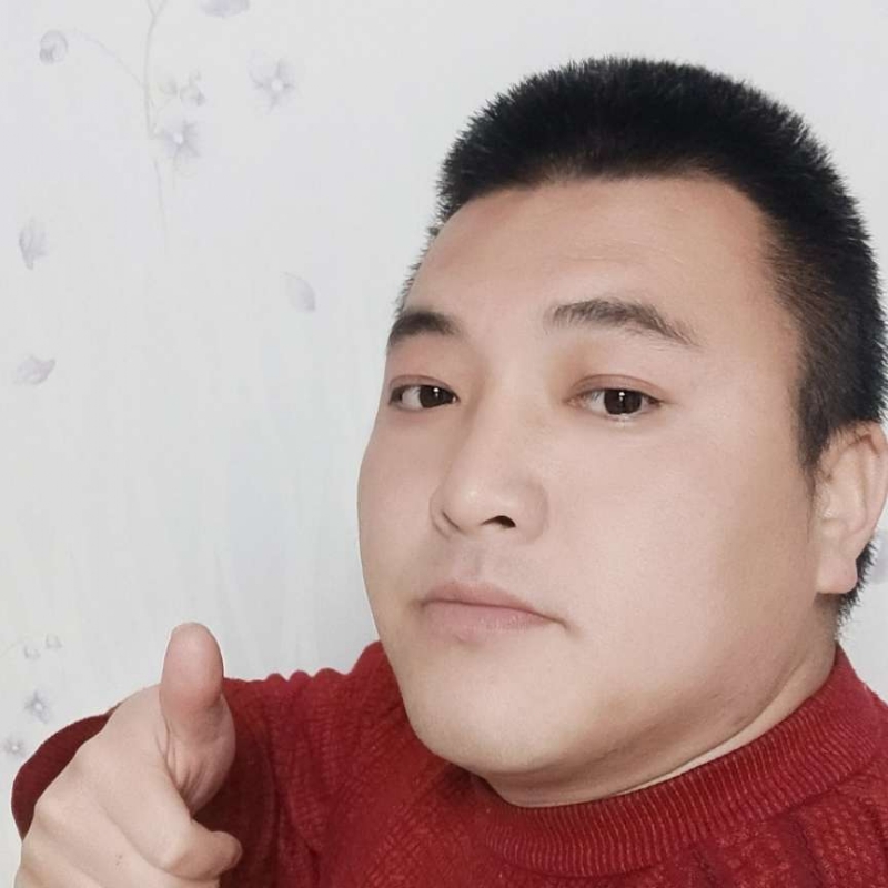 纯黑色的第一张照片--西安蓝颜知己交友网