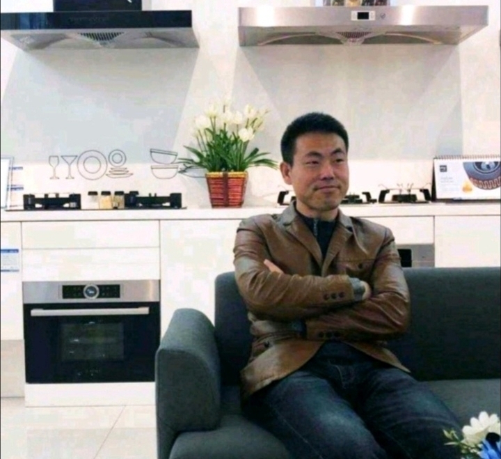 奋斗的执着的第一张照片--西安蓝颜知己交友网